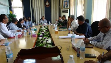 جتماع بميناء الحديدة برئاسة وزير النقل يناقش الخطط والبرامج التطويرية لمؤسسة موانئ البحر الأحمر